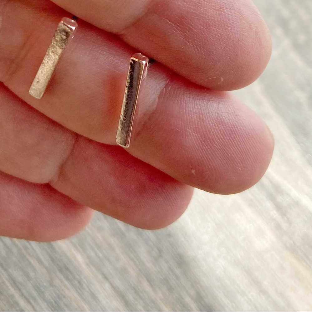 ROSE GOLD DAINTY BAR STATEMENT STUDS - Picture 2 of 5